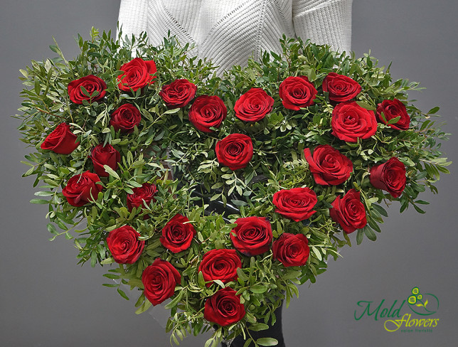 Венок из красных роз в форме сердца (под заказ, 1 день) Фото